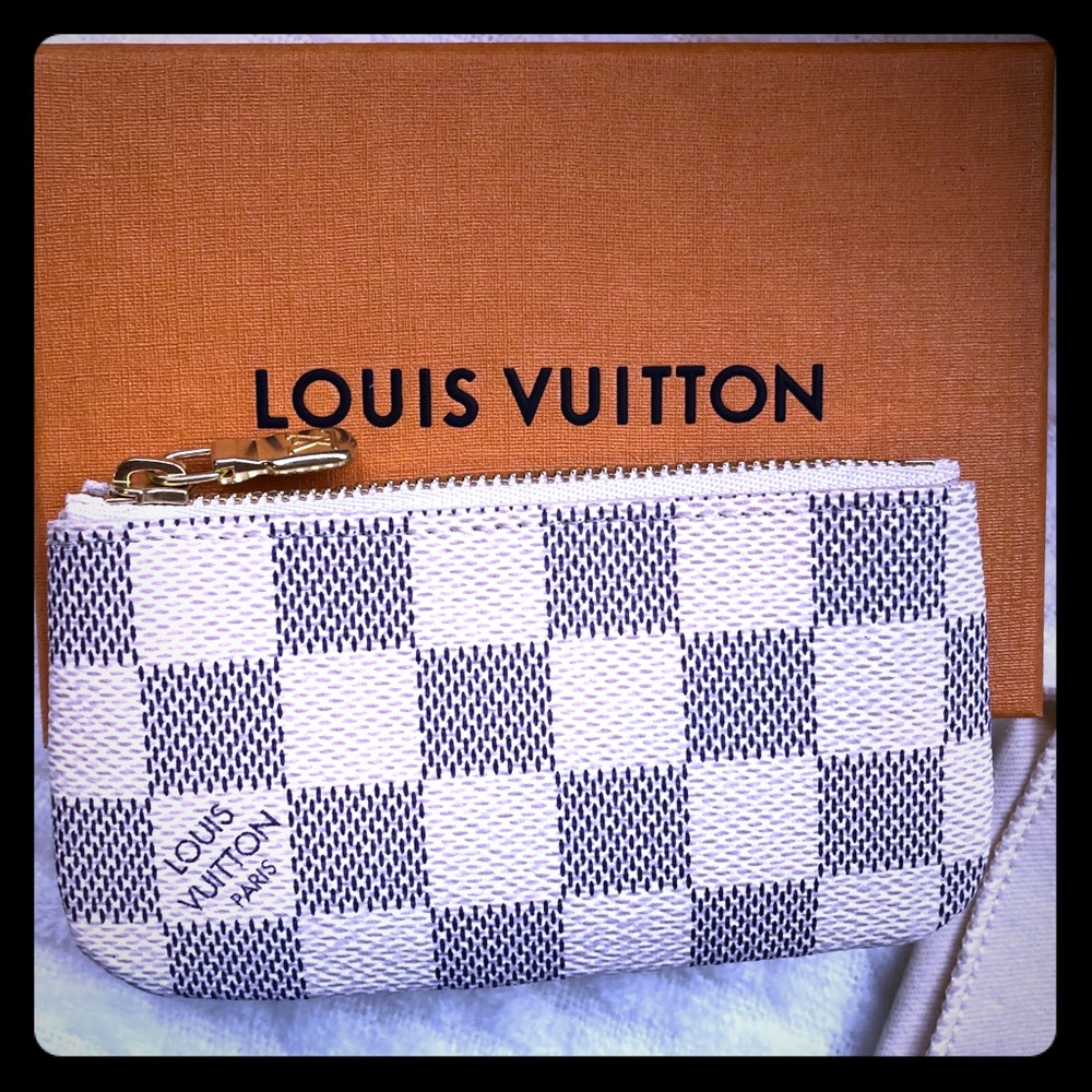 NWT Louis Vuitton Damier key pouch